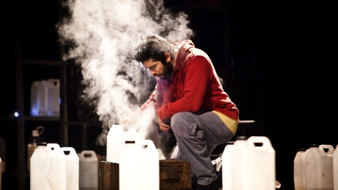Amarillo.Teatro Linea de Sombra
